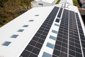 acelcsarnok-napelem-300×200